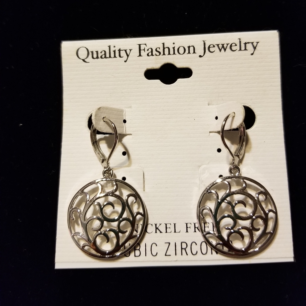 Artistic Pattern Earrings - image 2